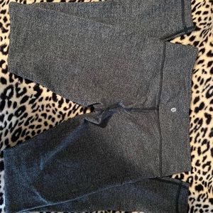 Lululemon leggings size 6